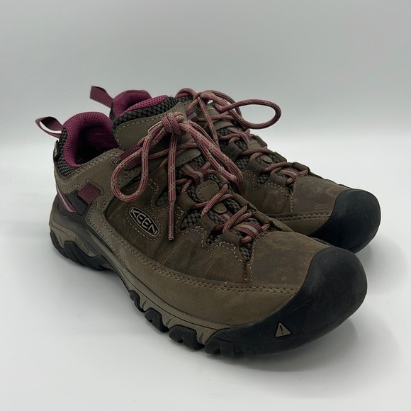 KEEN TARGHEE DRY WATERPROOF SIZE 9 WOMENS HIKERS TAN AND PURPLE - Picture 1 of 13